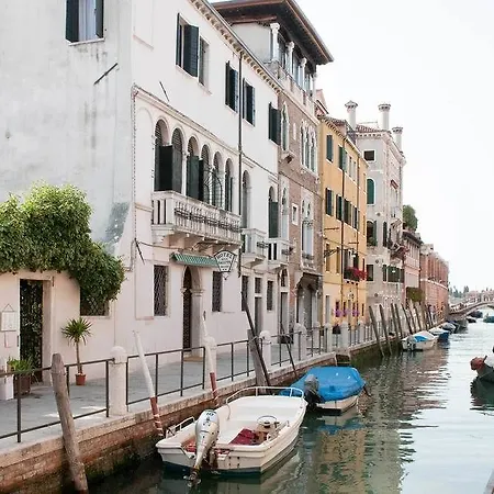 Hs 2* Venise